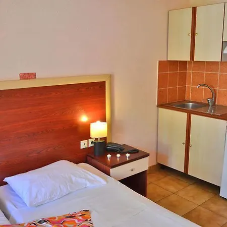 Mavrikos 3*